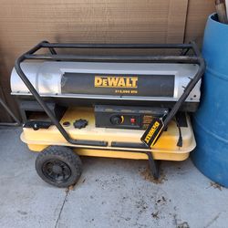DEWALT 215,000 BTU  SHOP HEATER