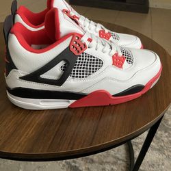 Nike Retro 4 “Fire Red” Men’s Size 10 (New-Nuevos)