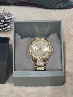 GOLD GUESS WATCH