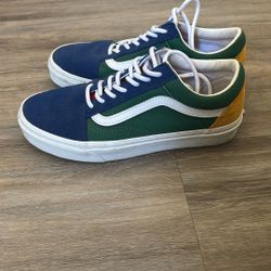 Vans Size 7.5 Women’s – Excellent Condition 