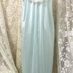 Vintage 70s Deena women's long nightgown dress
