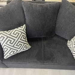 BLACK LOVESEAT