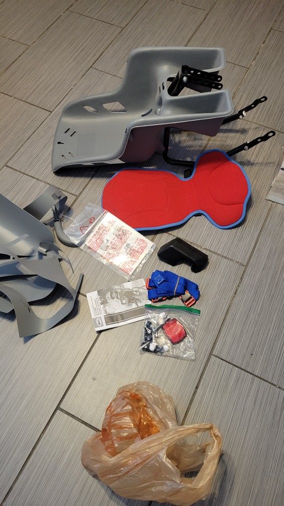 LIKE NEW COCOON 300 BICYCLE CHILD CARRIER 