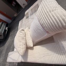 Sectional Fluffy Couch (boneless)