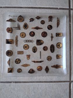Car emblem gold leaf plate