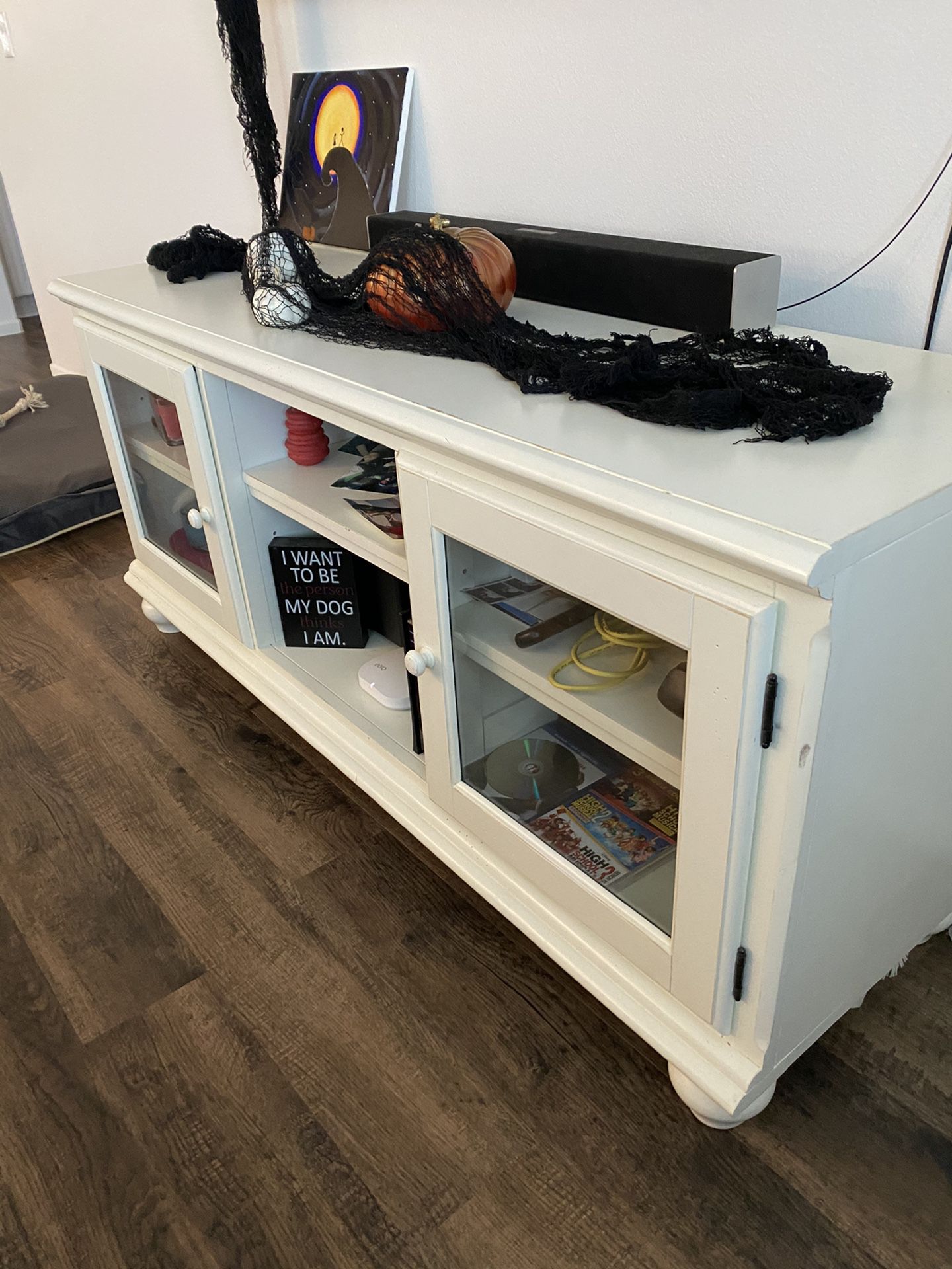 Tv stand/console