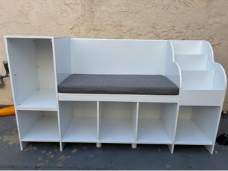 Reading Bench
