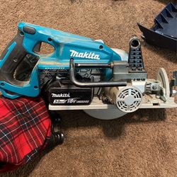 Makita Saw With Battery