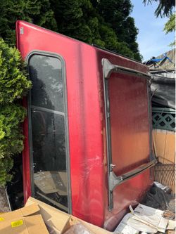 Ford canopy off a 2000 ford f150