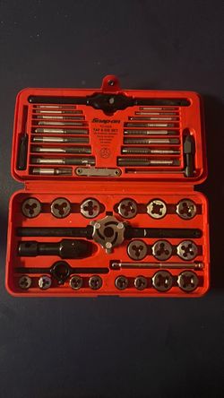Snap on tap or die set