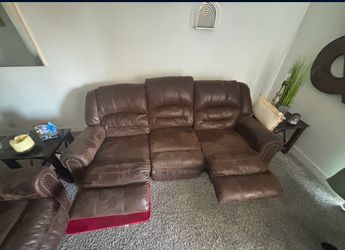 2 Couch Recliners