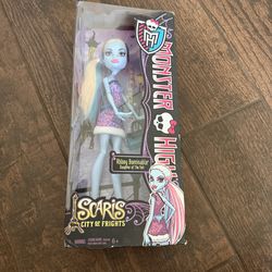 Monster high Abby bominable scaris doll in box