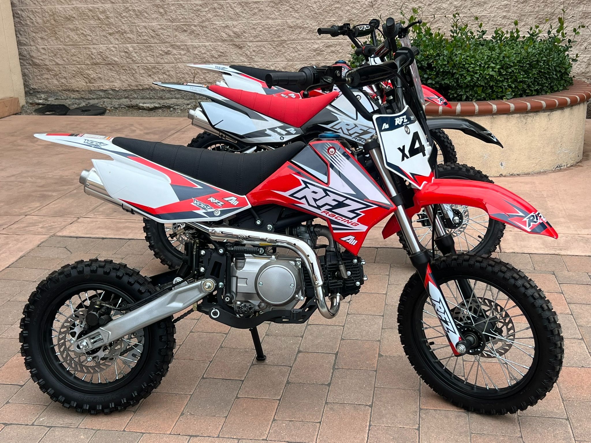BRAND NEW APOLLO 110CC DIRTBIKE 100% FINANCING