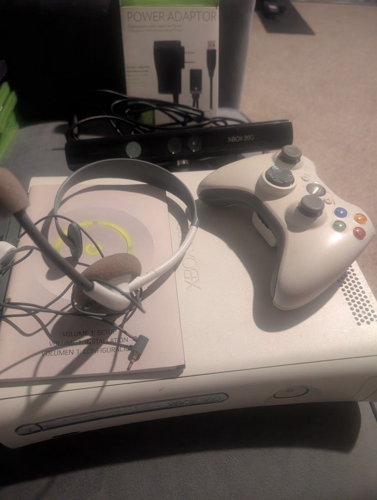 XBOX 360, Kinect, Game Headphone/Microphone, Controller, 7 Games bundle