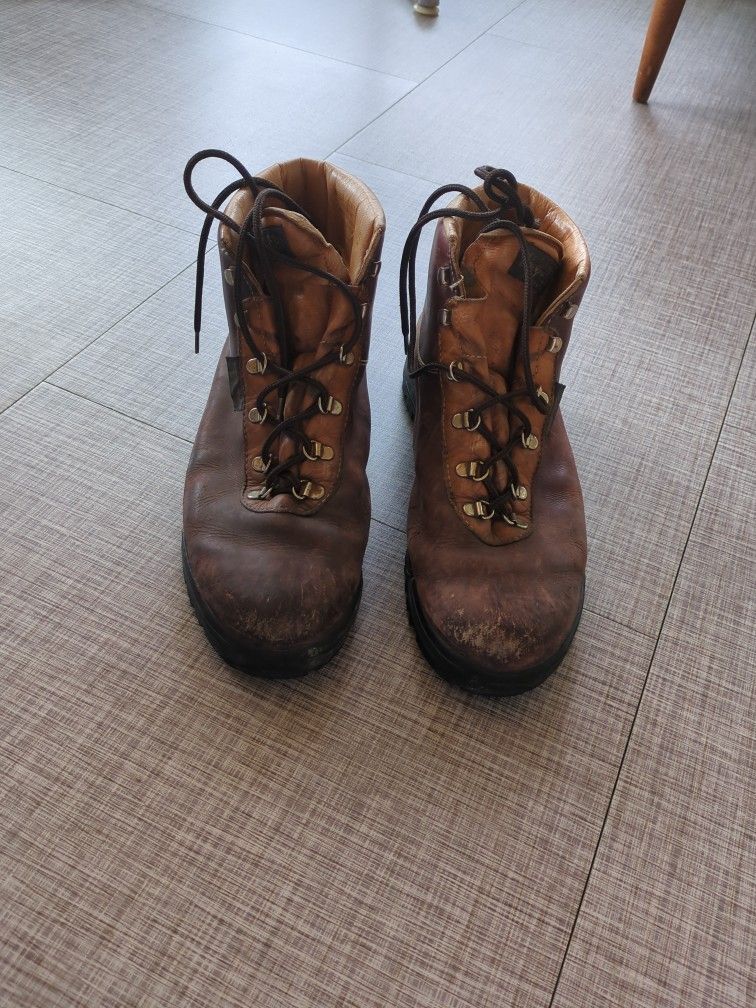Vasque Italian Leather hiking Boots 11&1/2 M