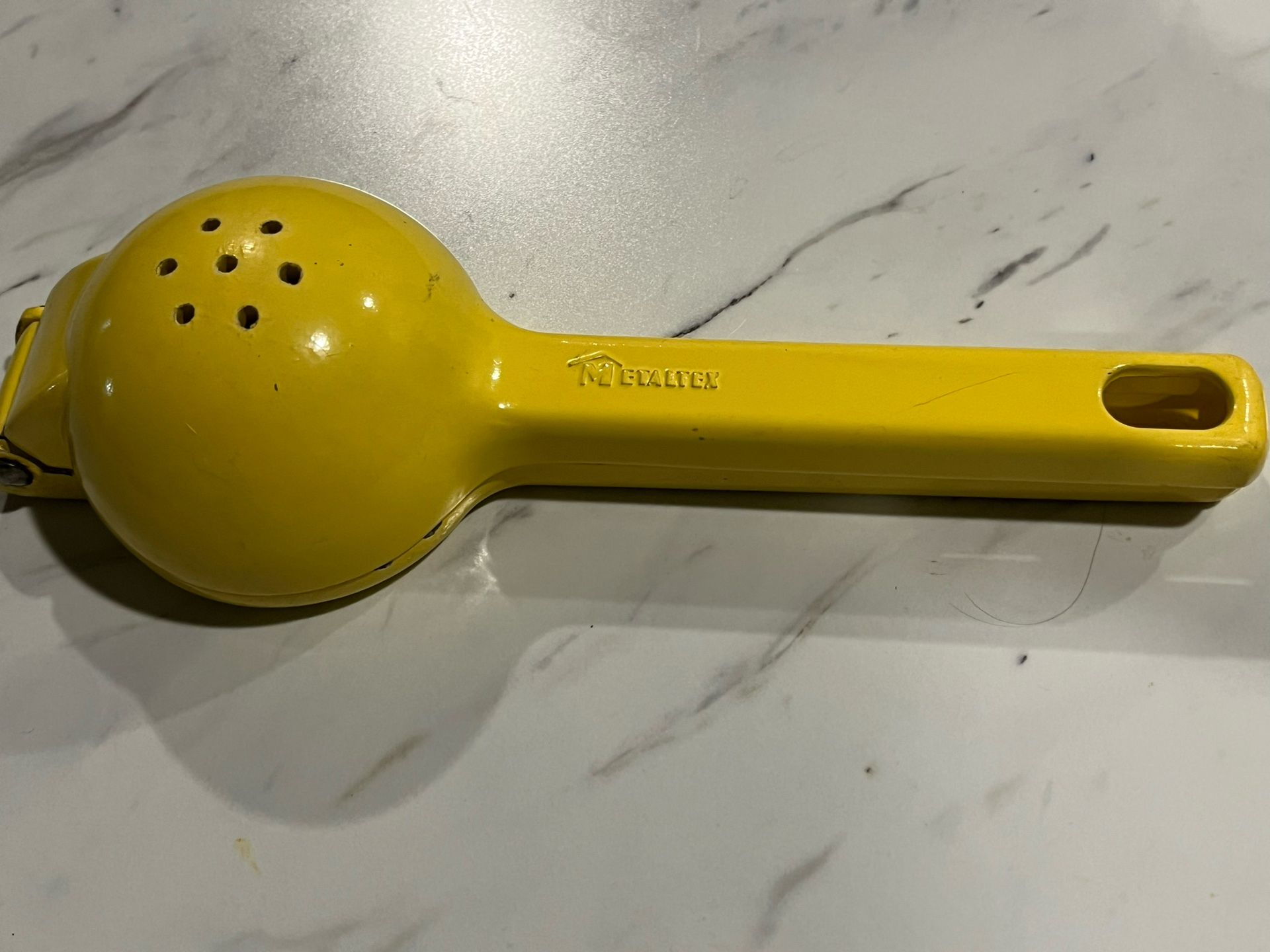 Metaltex Yellow Metal Lemon Squeeze