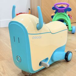 FREE Gyroor Kids Ride On Suitcase