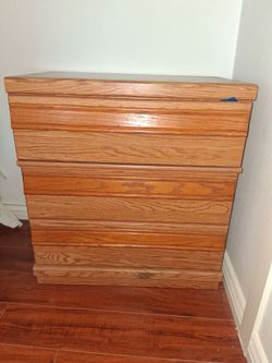 Chest of 3 drawers in solid oak