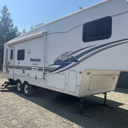 2001 Montana 5th Wheel 30’