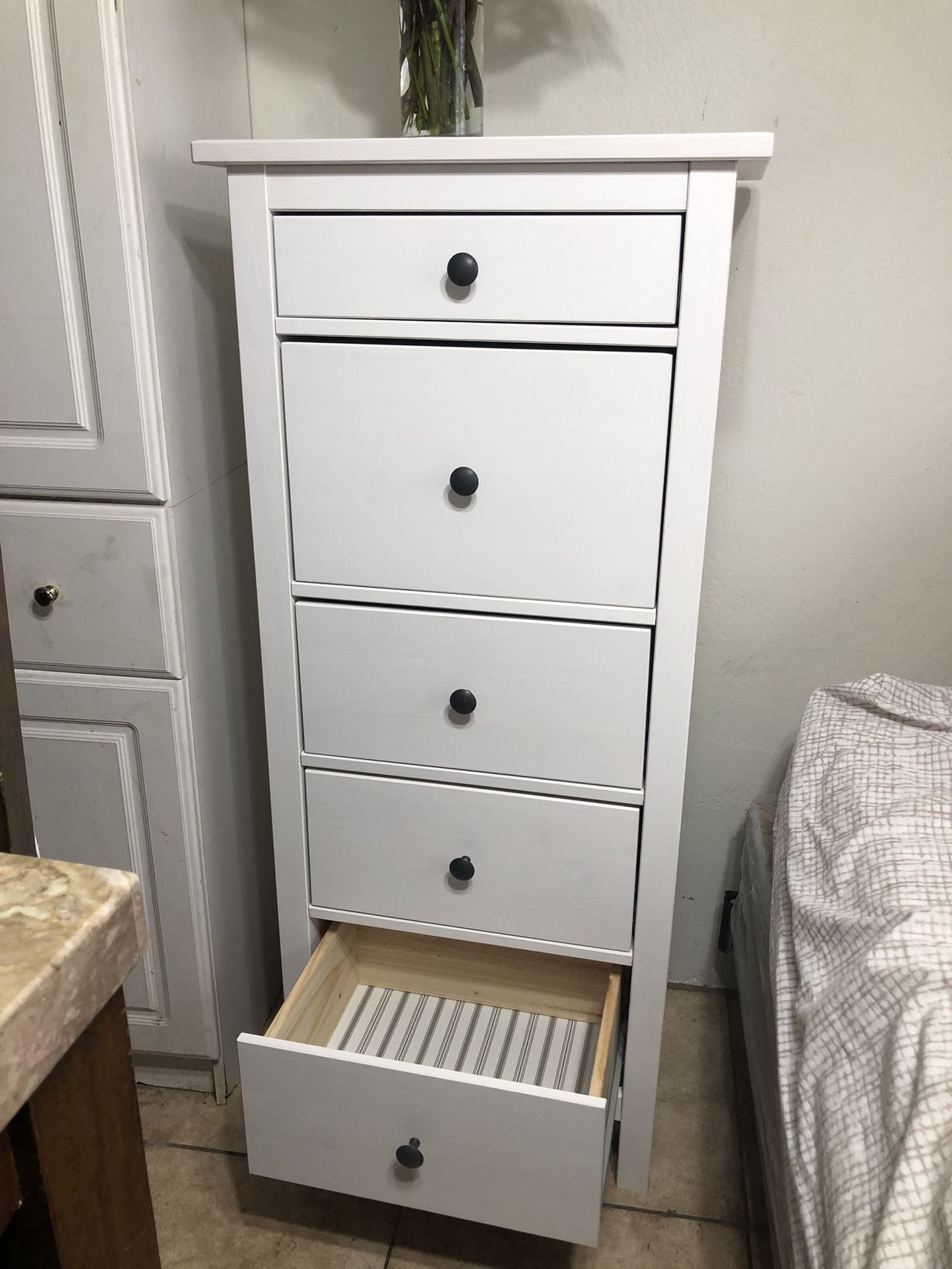 Dresser IKEA