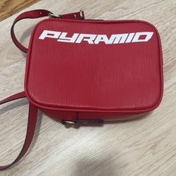 Pyramid red Bag 