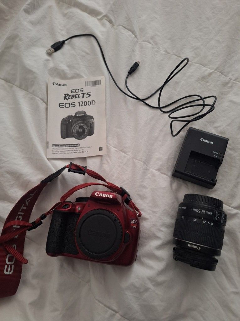 Canon T5 DSLR Camera