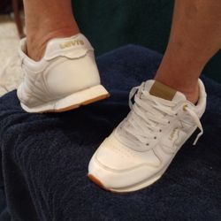 Levi Sneakers