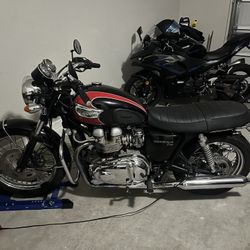 2007 Triumph T100
