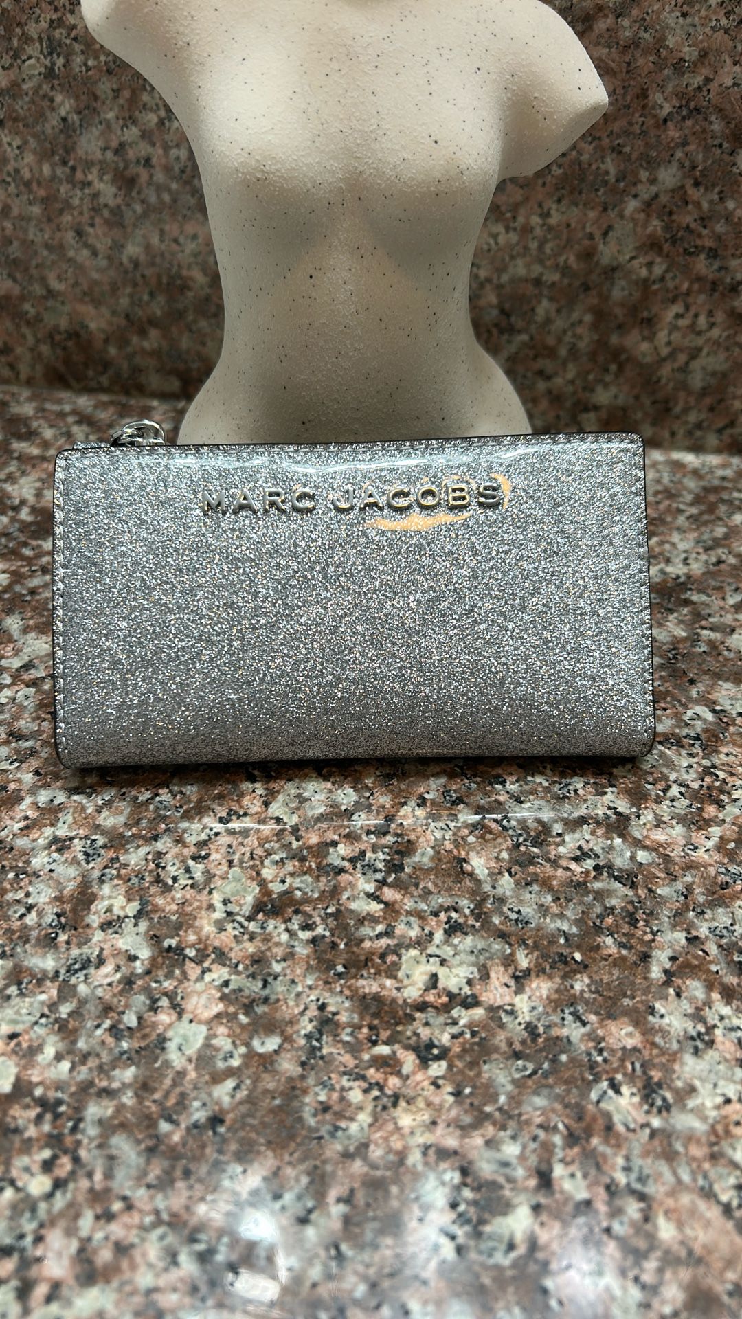 New Marc Jacobs Authentic Wallet For Sale..