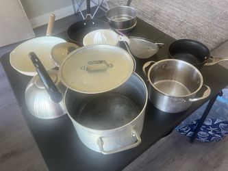 Tengo estos trastes para la cocina disponibles