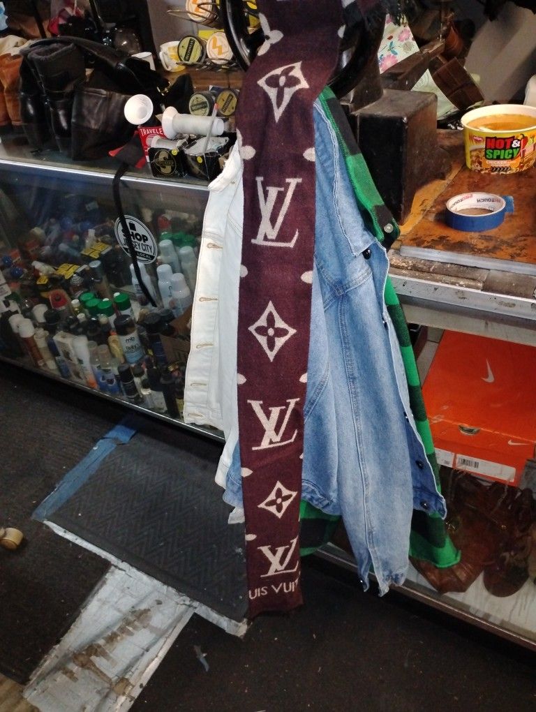 Louis Vuitton Scarf