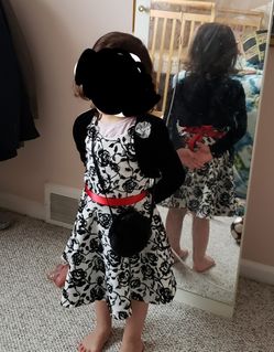 Girls dress size 4 like new