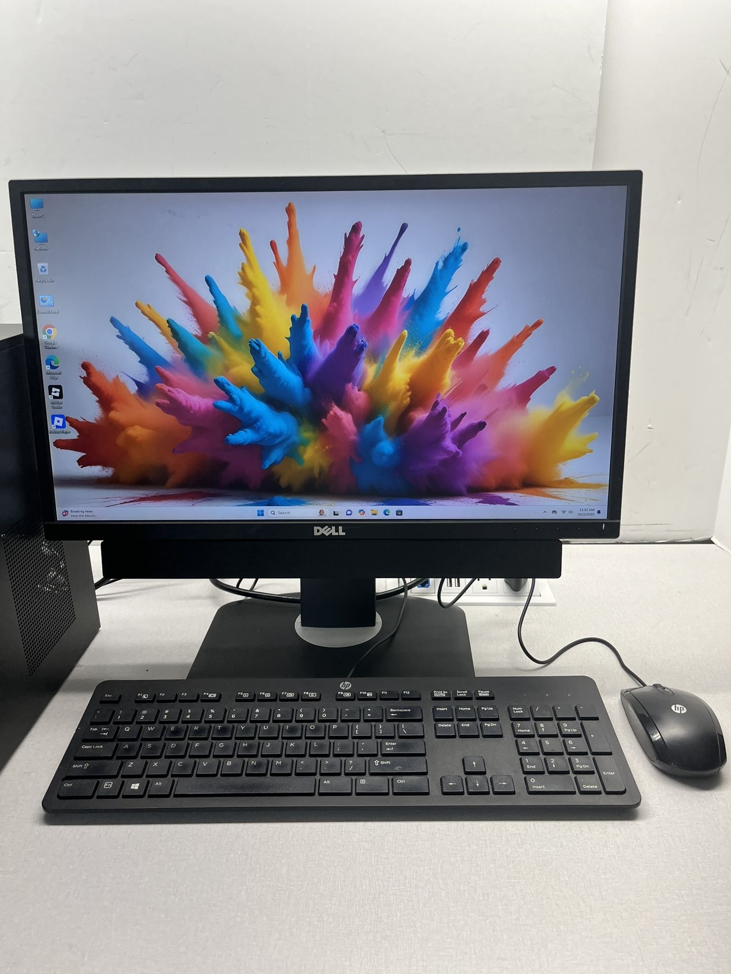 HP 510, Intel Core i5, 2.20 GHz 8 GB RAM 250 GB SSD, 2 GB AMD Radeon R5 M320 GPU, Wireless Wifi, SD Reader, DVDRW Windows 11, Office 2021, Good For Ro