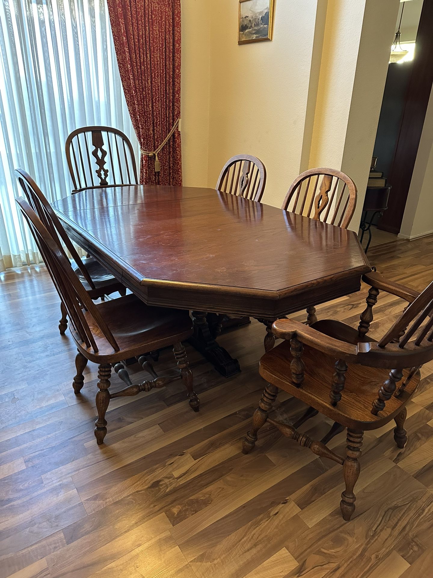 Table And Hutch