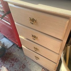 4 Drawer dresser/chest