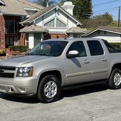 2007 Chevy Avalanche - 2WD - Crew Cab -