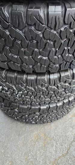 4 tires LT285/70r17 bfgoodrich all terrain ko2