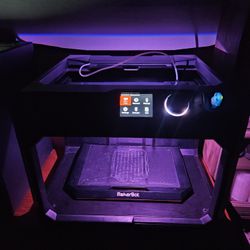 Makerbot Replicator Plus