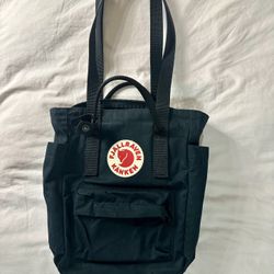 KÅNKEN TOTEPACK - Black Fjällräven’s