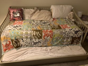 Day Bed with Trundle Pull Out