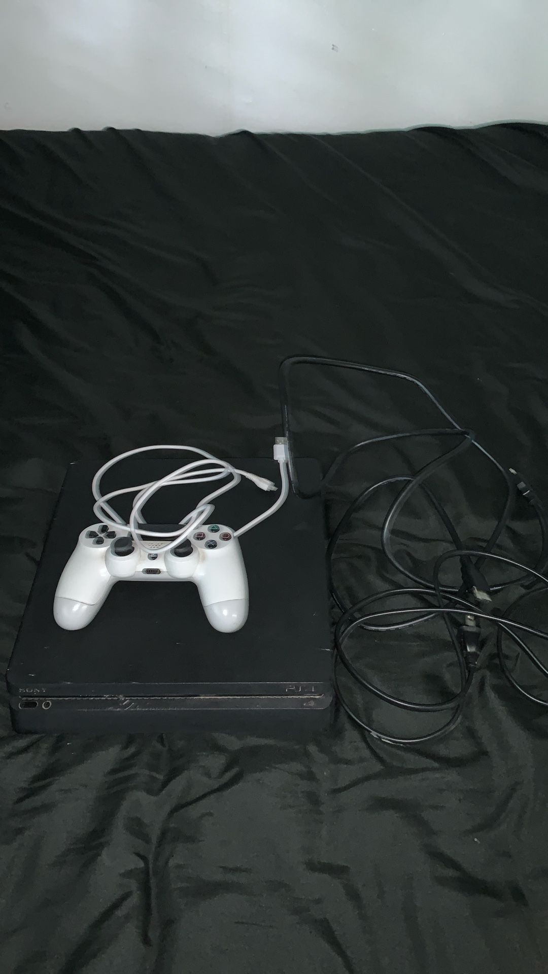 PS4 Slim With Controller