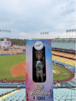 Kike Hernandez Pitching Bobble 7/12/26 Dodgers