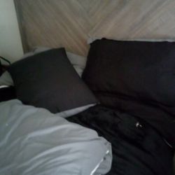 Bedroom Set  Full Size Mattress.Sealy Hybrid 