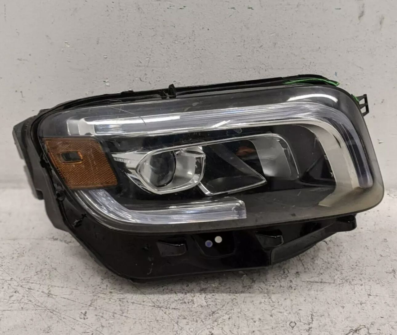 2020-2023 Mercedes-Benz GLB-Class Front Right Passenger LED Headlight OEM Used