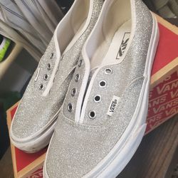 Like NEW Only Worn Once VANS 7.5 Women's 
