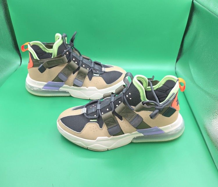 Nike Size 11 - Air Edge 270 Parachute Beige Light Brown Neon Green AQ8764-200