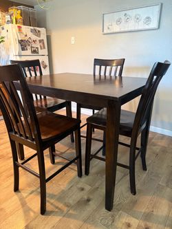 Dinning room table