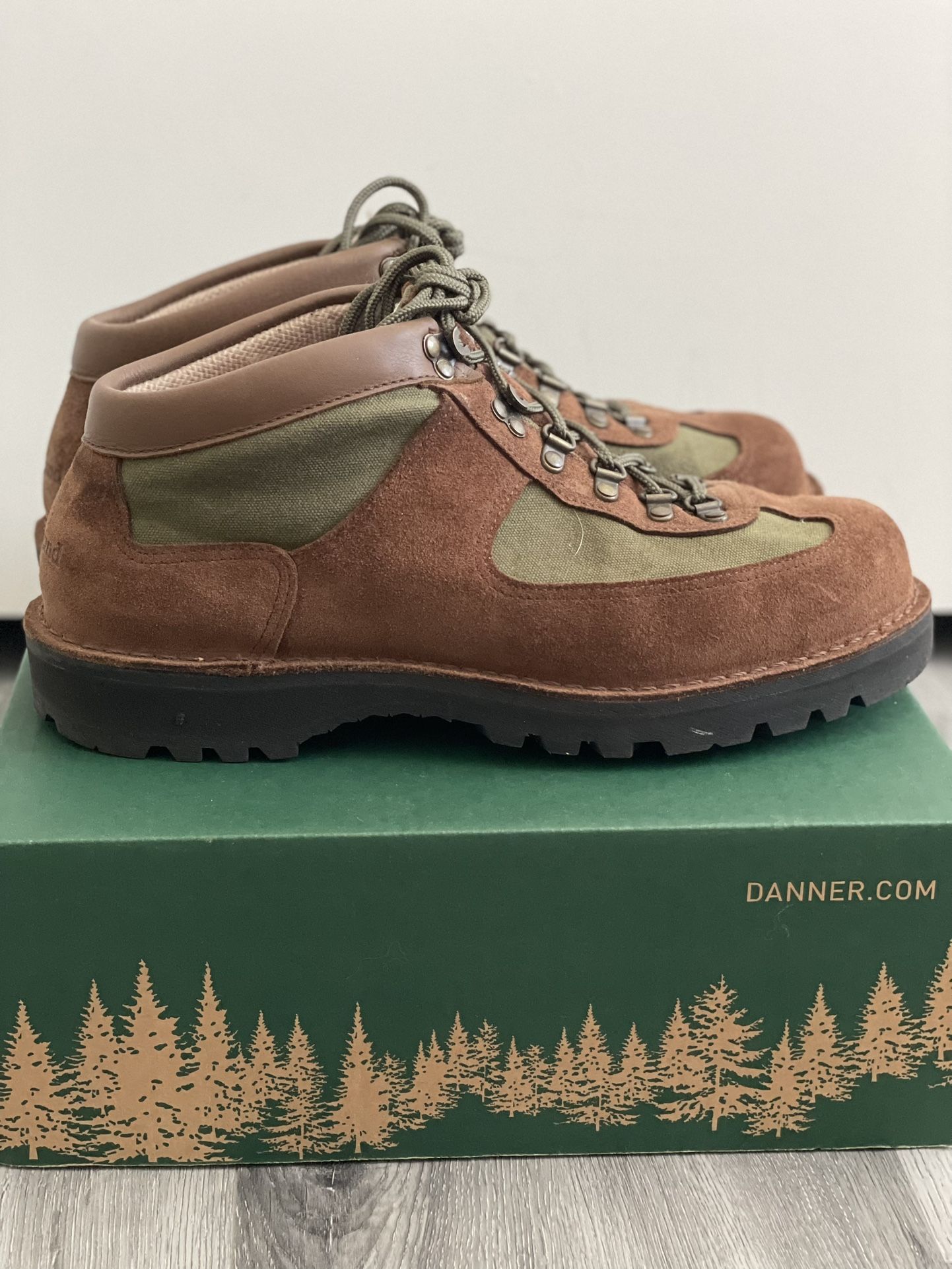 Jjjjound Danner Feather Mountain Light Boot Brown Green Size 11.5