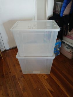 2 Ikea big boxes super strong with lids!
Only 10 dollar (on sale for 38 dollars).
And i gift a like New mirror with light!
Incredible deal.