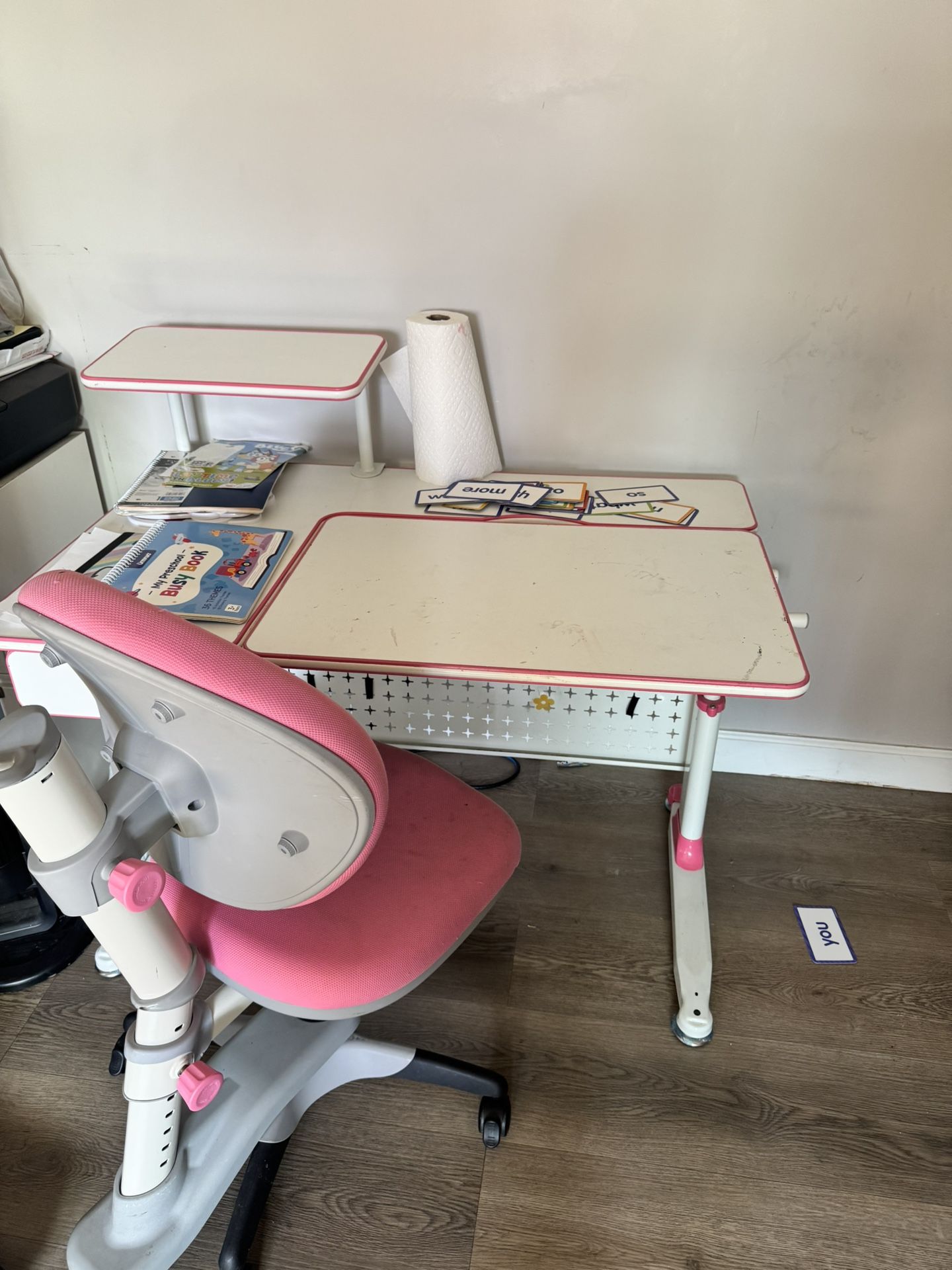 Kids Desk And Chair